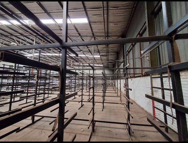 2,400M² WAREHOUSE TO LET IN HERIOTDALE